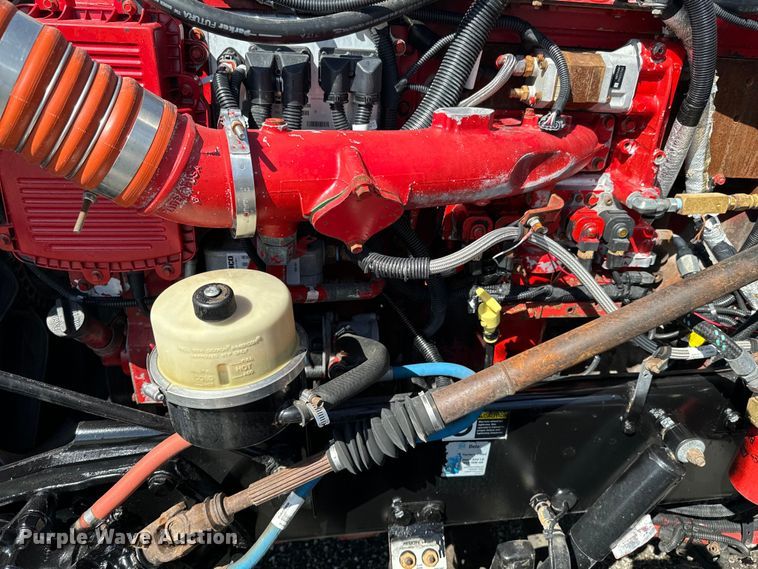 image for item DX0466 2010 Peterbilt 386 semi truck