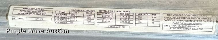 image for item DX0466 2010 Peterbilt 386 semi truck