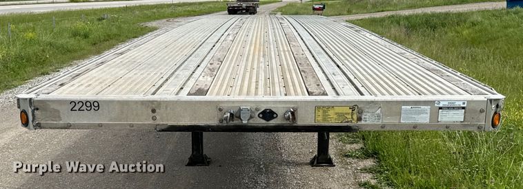 image for item DX0527 2020 Reitnouer flatbed trailer