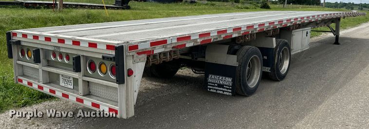 image for item DX0527 2020 Reitnouer flatbed trailer
