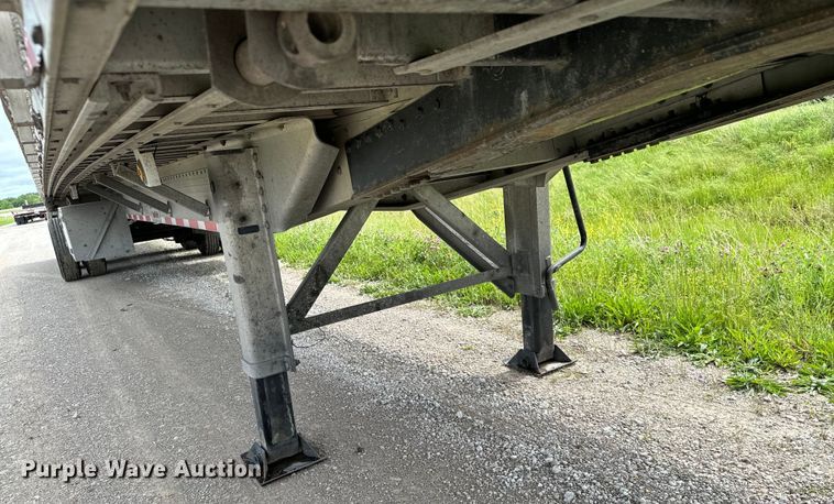 image for item DX0527 2020 Reitnouer flatbed trailer