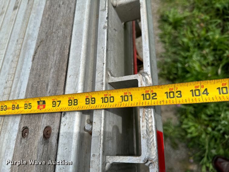 image for item DX0527 2020 Reitnouer flatbed trailer