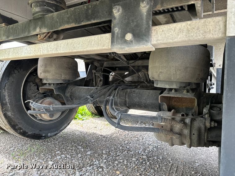 image for item DX0527 2020 Reitnouer flatbed trailer