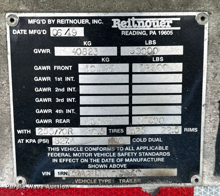 image for item DX0527 2020 Reitnouer flatbed trailer