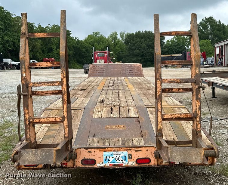 image for item DX0532 2007 Kaufman drop deck equipment trailer