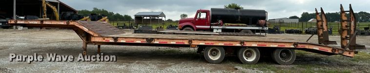 image for item DX0532 2007 Kaufman drop deck equipment trailer