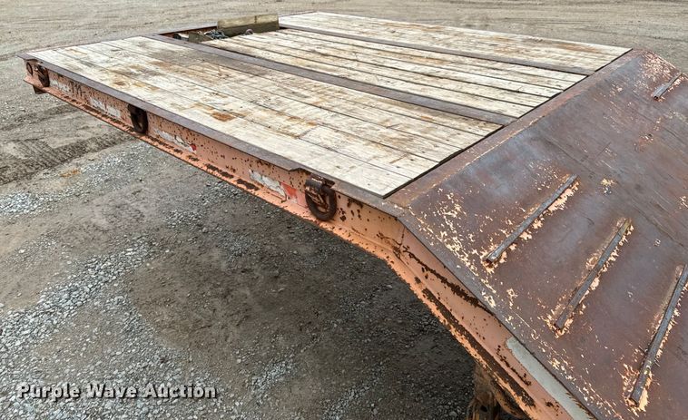 image for item DX0532 2007 Kaufman drop deck equipment trailer