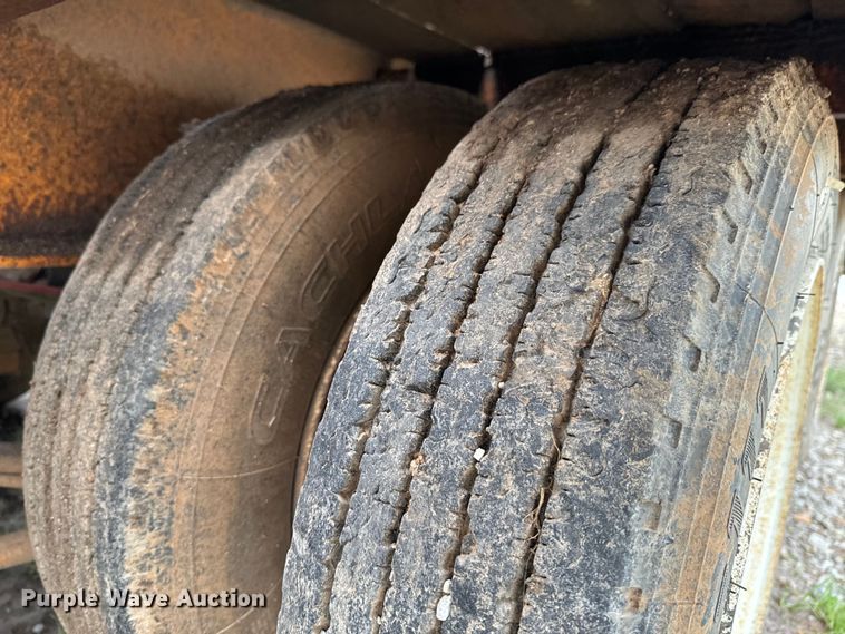 image for item DX0532 2007 Kaufman drop deck equipment trailer