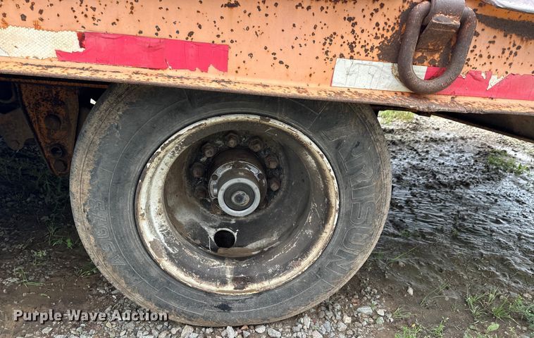 image for item DX0532 2007 Kaufman drop deck equipment trailer