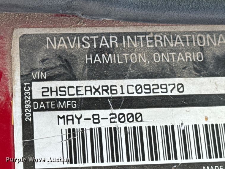 image for item DX0533 2001 International 9200i semi truck