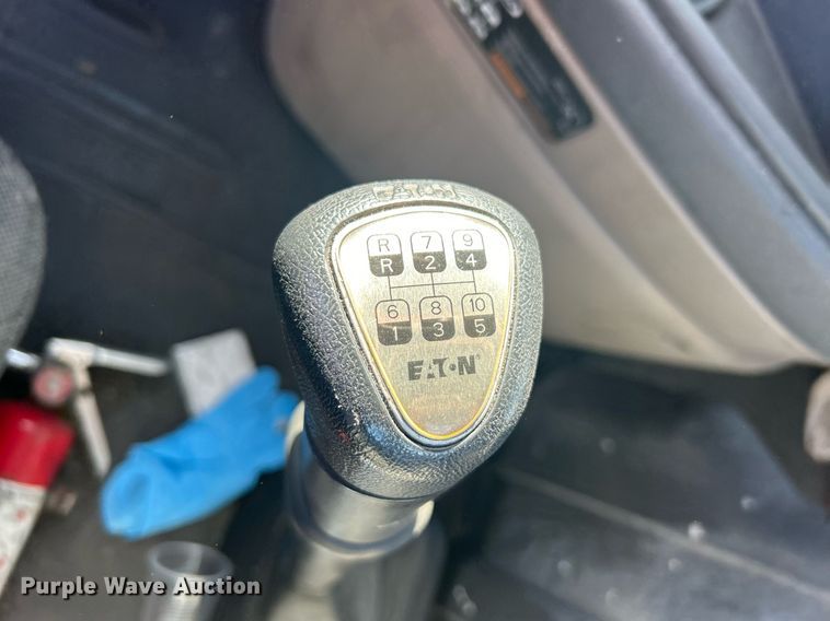 image for item EG1247 2011 Freightliner  Cascadia 113 semi truck