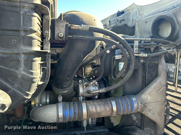 image for item EG1247 2011 Freightliner  Cascadia 113 semi truck