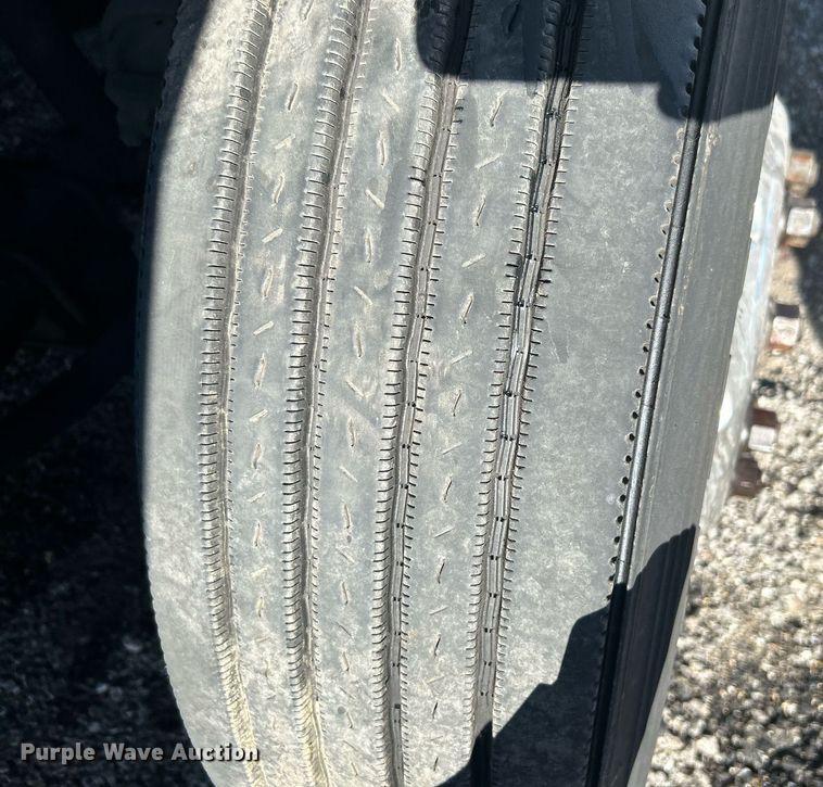 image for item EG1247 2011 Freightliner  Cascadia 113 semi truck