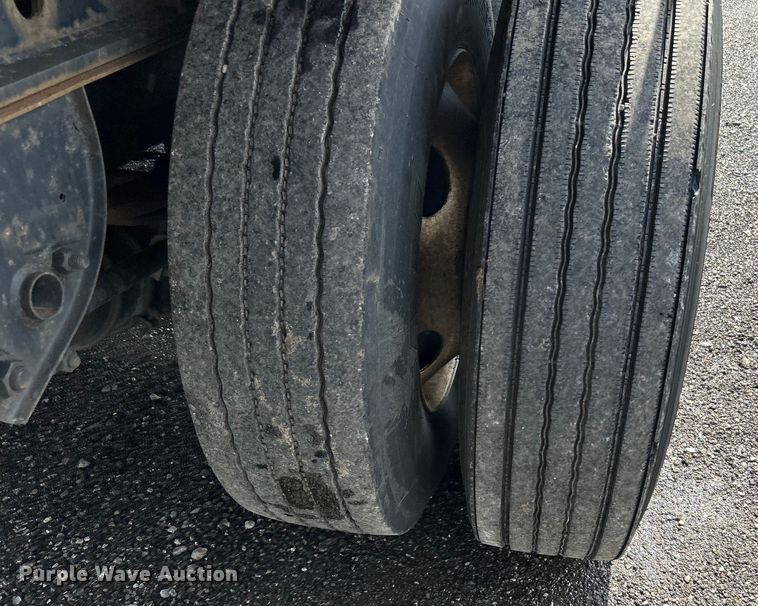 image for item EG1519 1997 Utility Trailer Mfg. Inc FS20HE flatbed trailer