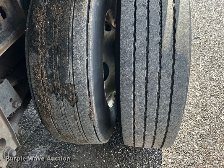 image for item EG1519 1997 Utility Trailer Mfg. Inc FS20HE flatbed trailer