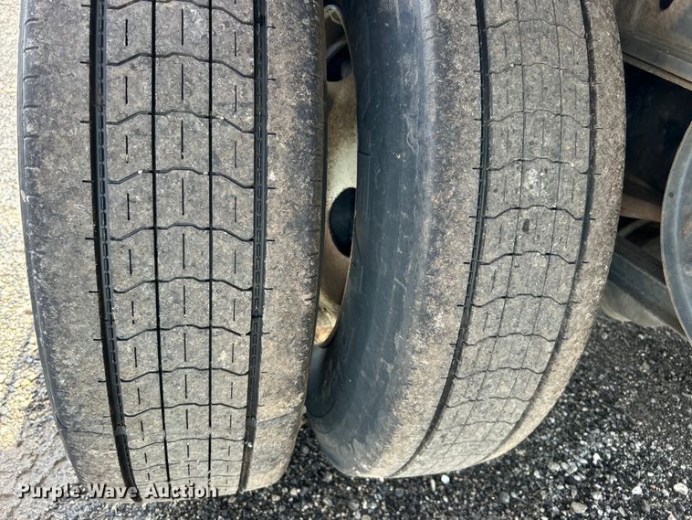 image for item EG1519 1997 Utility Trailer Mfg. Inc FS20HE flatbed trailer