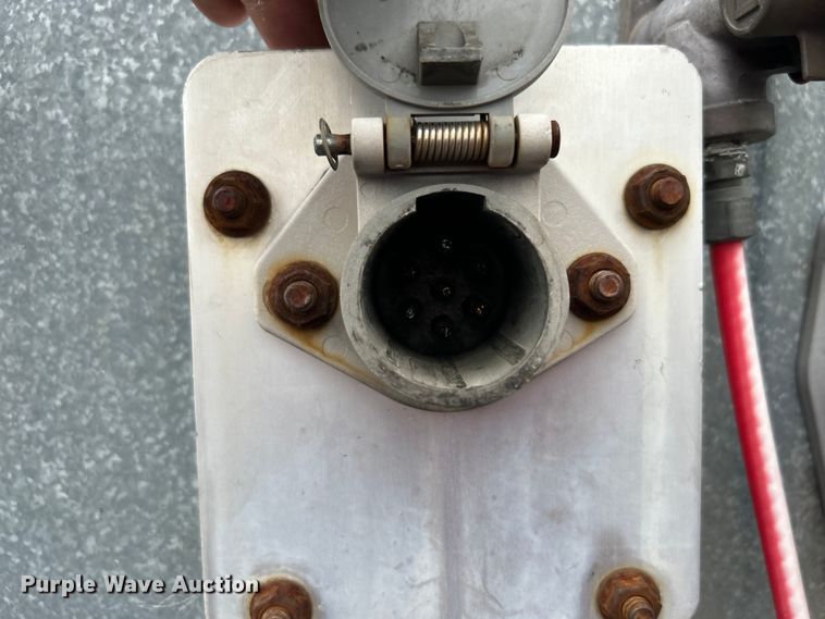 image for item EG1521 2013 Wabash National dry van trailer