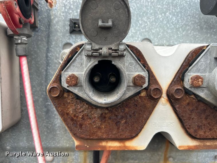 image for item EG1521 2013 Wabash National dry van trailer