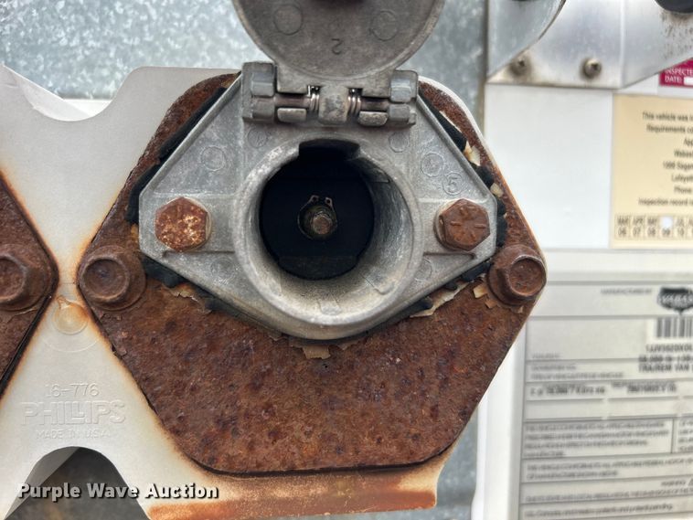 image for item EG1521 2013 Wabash National dry van trailer