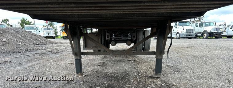 image for item EG1521 2013 Wabash National dry van trailer