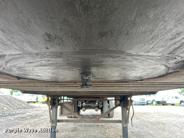 image for item EG1521 2013 Wabash National dry van trailer