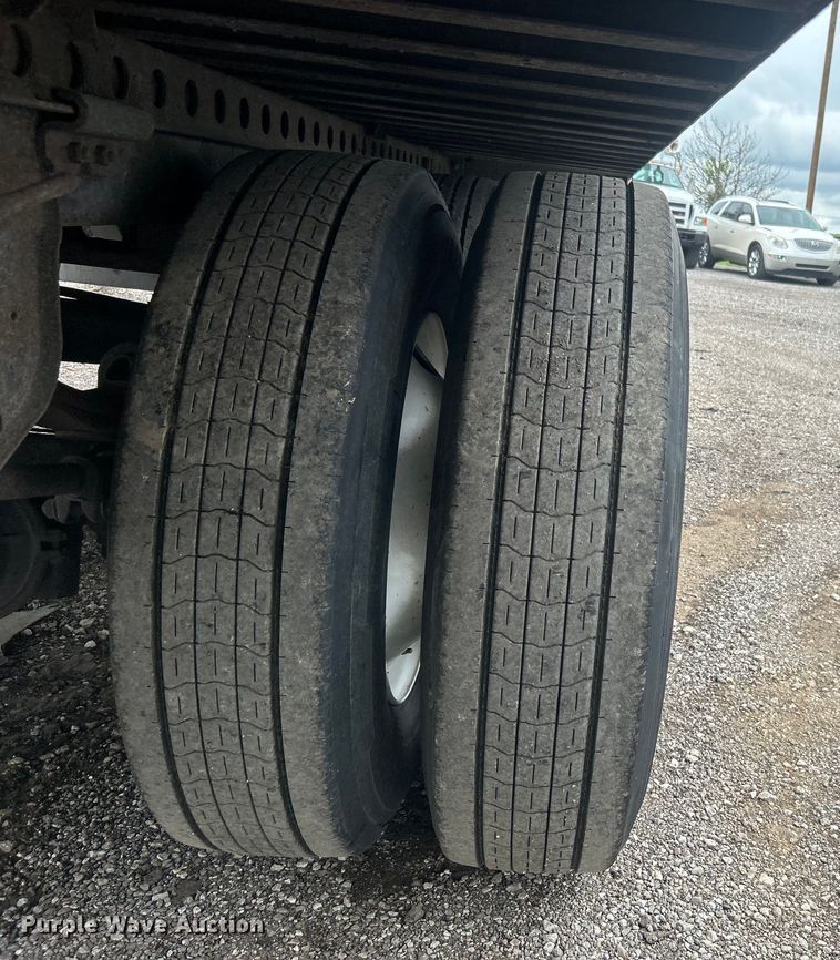 image for item EG1521 2013 Wabash National dry van trailer