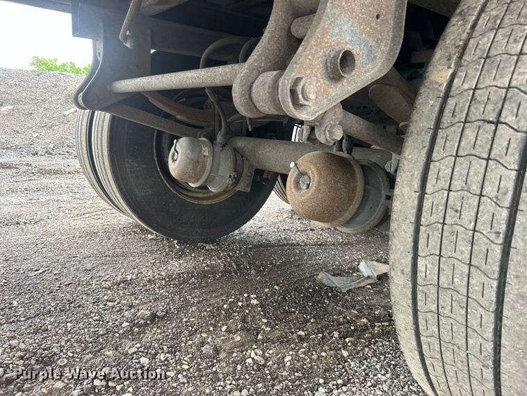 image for item EG1521 2013 Wabash National dry van trailer