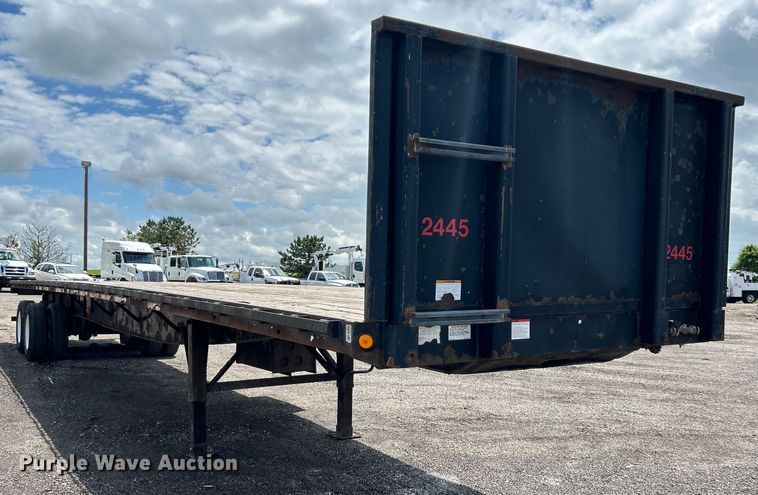 image for item EG1523 2004 Great Dane flatbed trailer