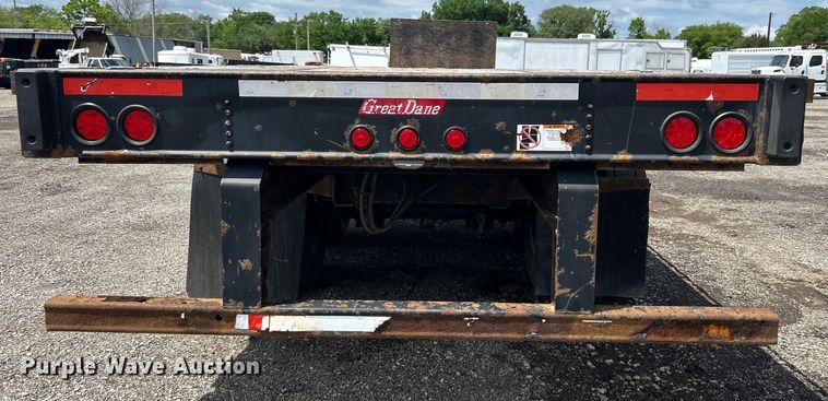 image for item EG1523 2004 Great Dane flatbed trailer