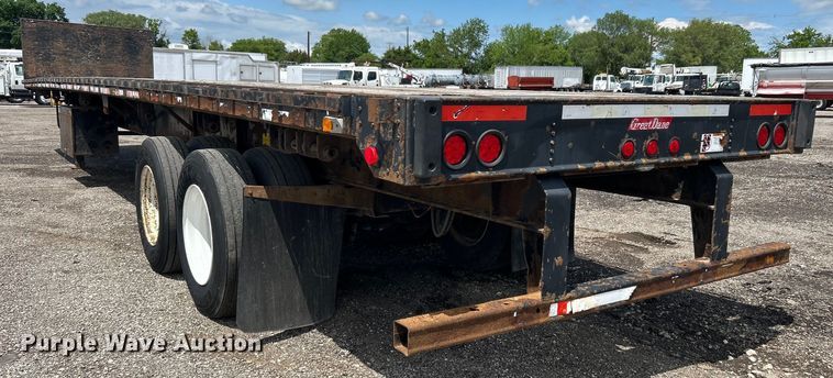 image for item EG1523 2004 Great Dane flatbed trailer