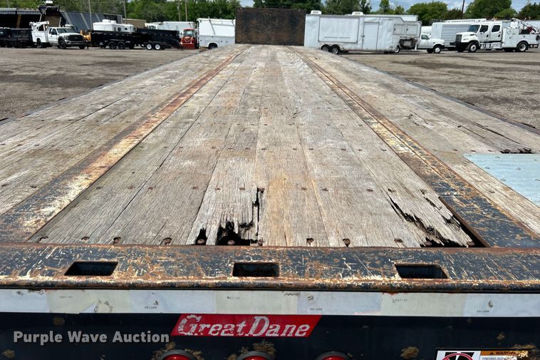 image for item EG1523 2004 Great Dane flatbed trailer
