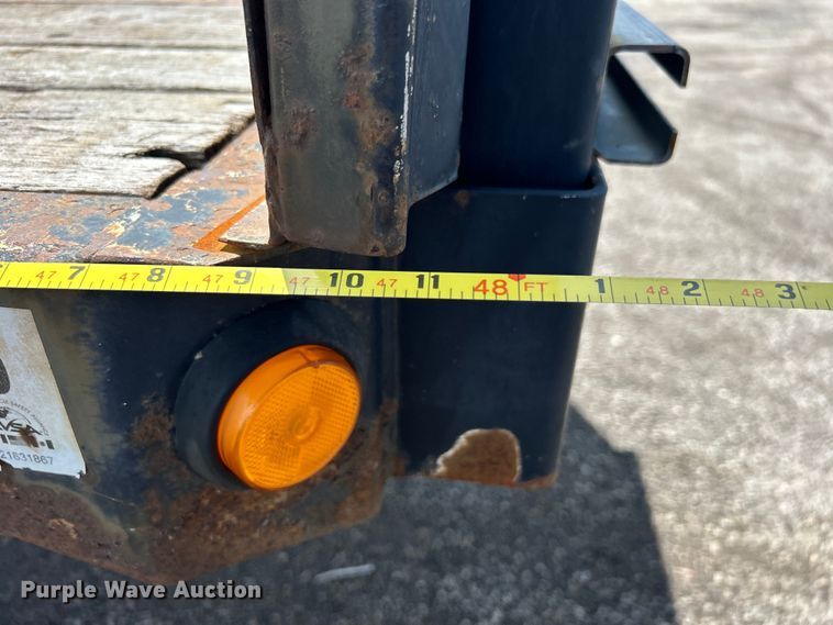 image for item EG1523 2004 Great Dane flatbed trailer