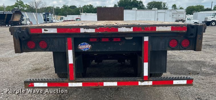 image for item EG1540 1997 Utility Trailer FS20HE flatbed trailer