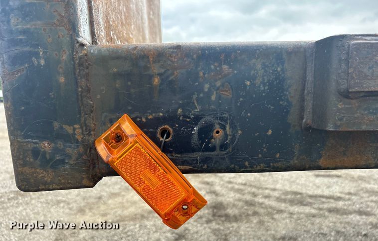 image for item EG1540 1997 Utility Trailer FS20HE flatbed trailer