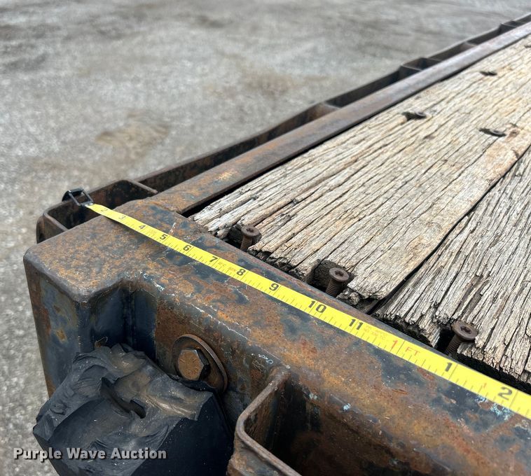 image for item EG1540 1997 Utility Trailer FS20HE flatbed trailer