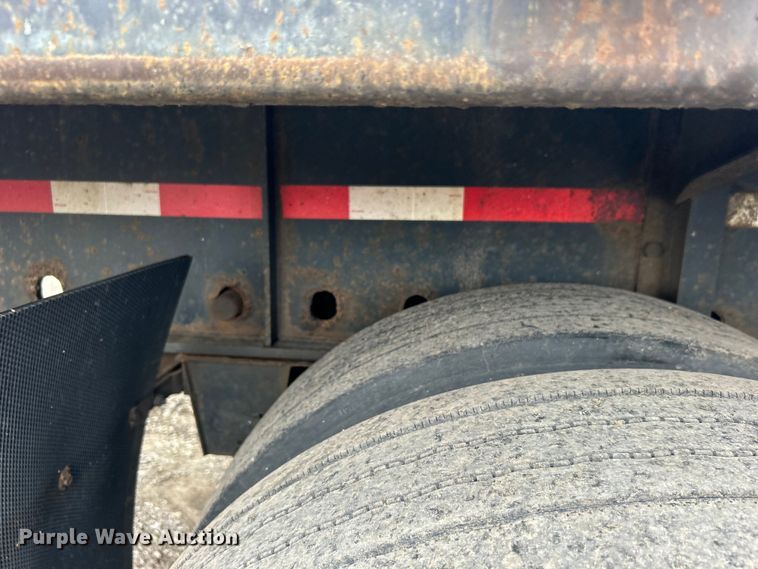 image for item EG1540 1997 Utility Trailer FS20HE flatbed trailer