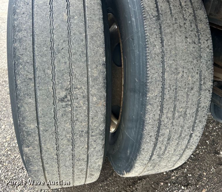 image for item EG1540 1997 Utility Trailer FS20HE flatbed trailer