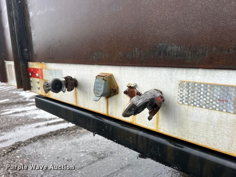 image for item EG1579 1998 Transcraft flatbed trailer