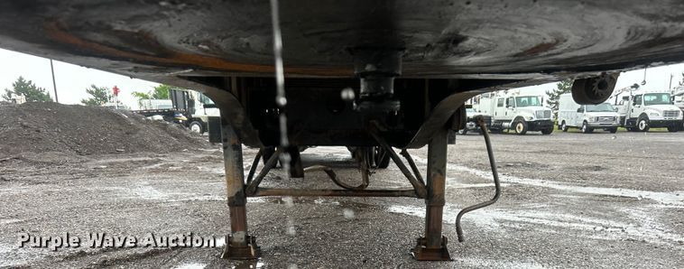 image for item EG1579 1998 Transcraft flatbed trailer