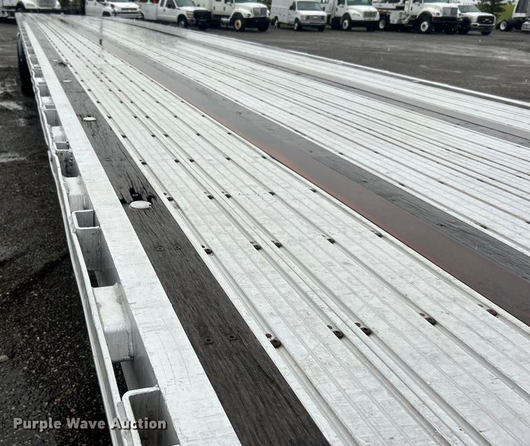 image for item EG1579 1998 Transcraft flatbed trailer