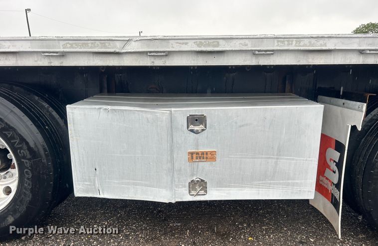 image for item EG1579 1998 Transcraft flatbed trailer