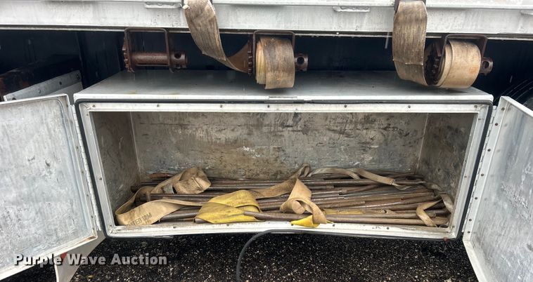 image for item EG1579 1998 Transcraft flatbed trailer