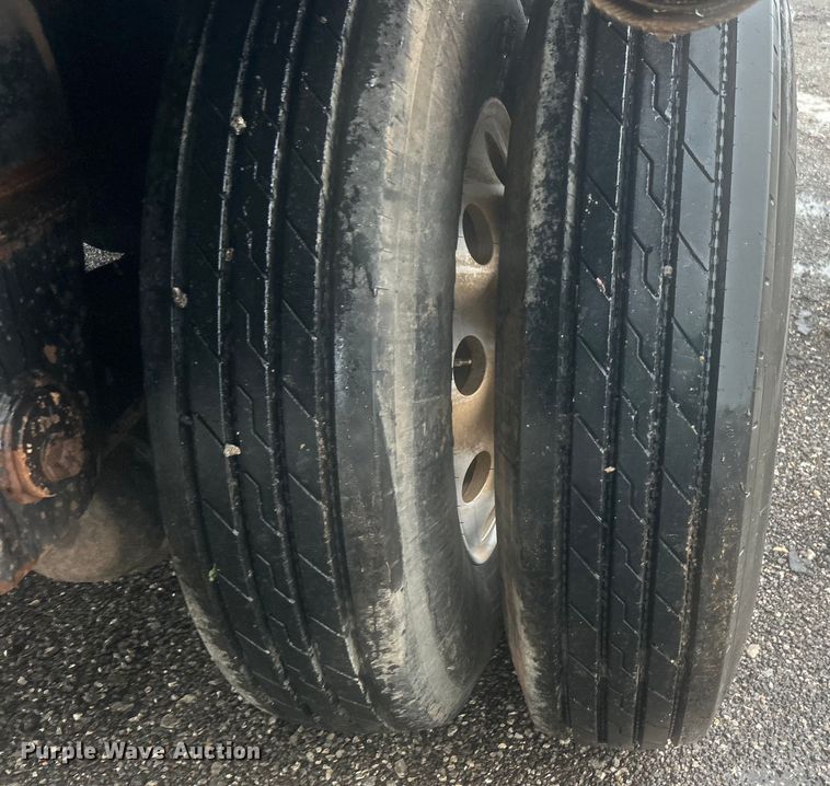 image for item EG1579 1998 Transcraft flatbed trailer