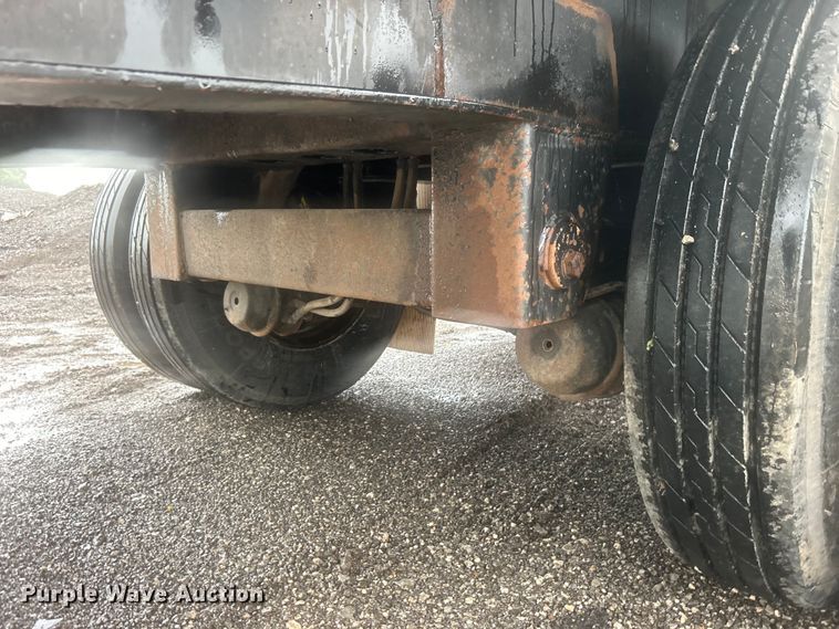 image for item EG1579 1998 Transcraft flatbed trailer