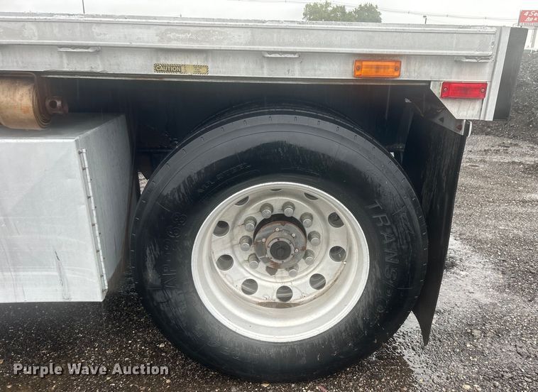 image for item EG1579 1998 Transcraft flatbed trailer