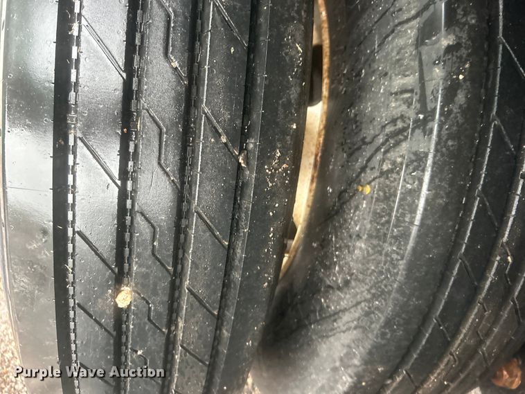 image for item EG1579 1998 Transcraft flatbed trailer