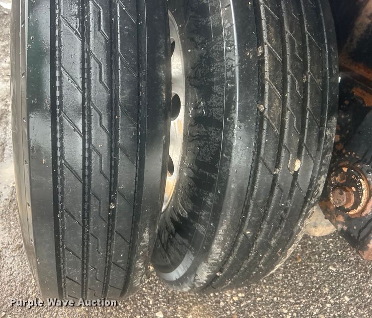 image for item EG1579 1998 Transcraft flatbed trailer