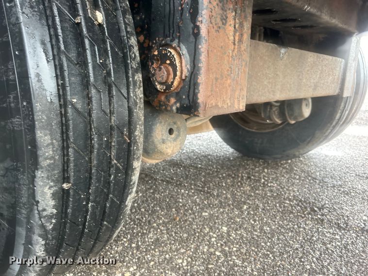 image for item EG1579 1998 Transcraft flatbed trailer