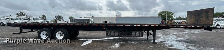 image for item EG1584 2004 Great Dane flatbed trailer