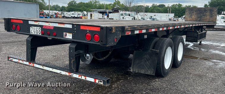 image for item EG1584 2004 Great Dane flatbed trailer